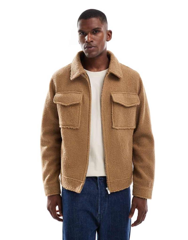 New Look - Jacke aus Bouclé in Braun von New Look