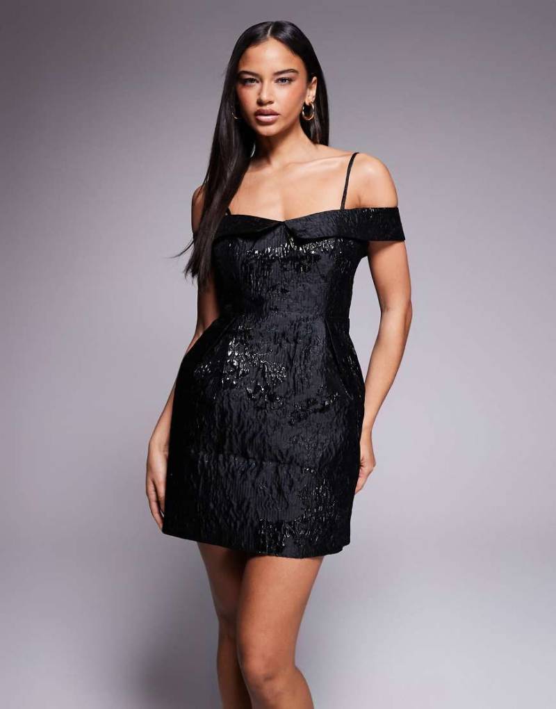 New Look - Jacquard-Minikleid in Schwarz mit Carmen-Ausschnitt von New Look