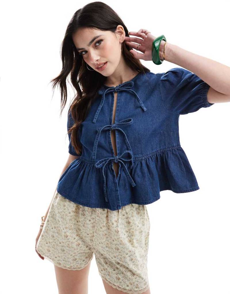 New Look - Jeans-Oberteil in Blau mit Schnürdesign vorn von New Look