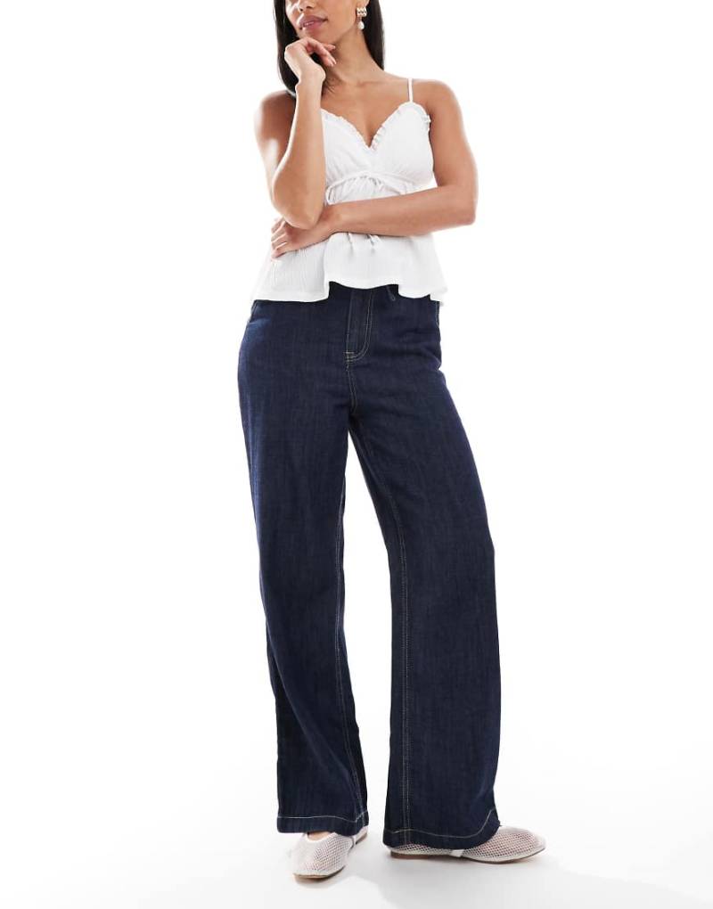 New Look - Jeanshose in Marineblau mit weitem Bein und Tunnelzug von New Look