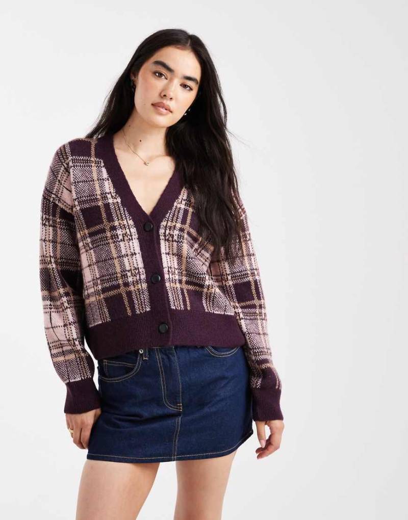 New Look - Karierte Strickjacke in Rot von New Look