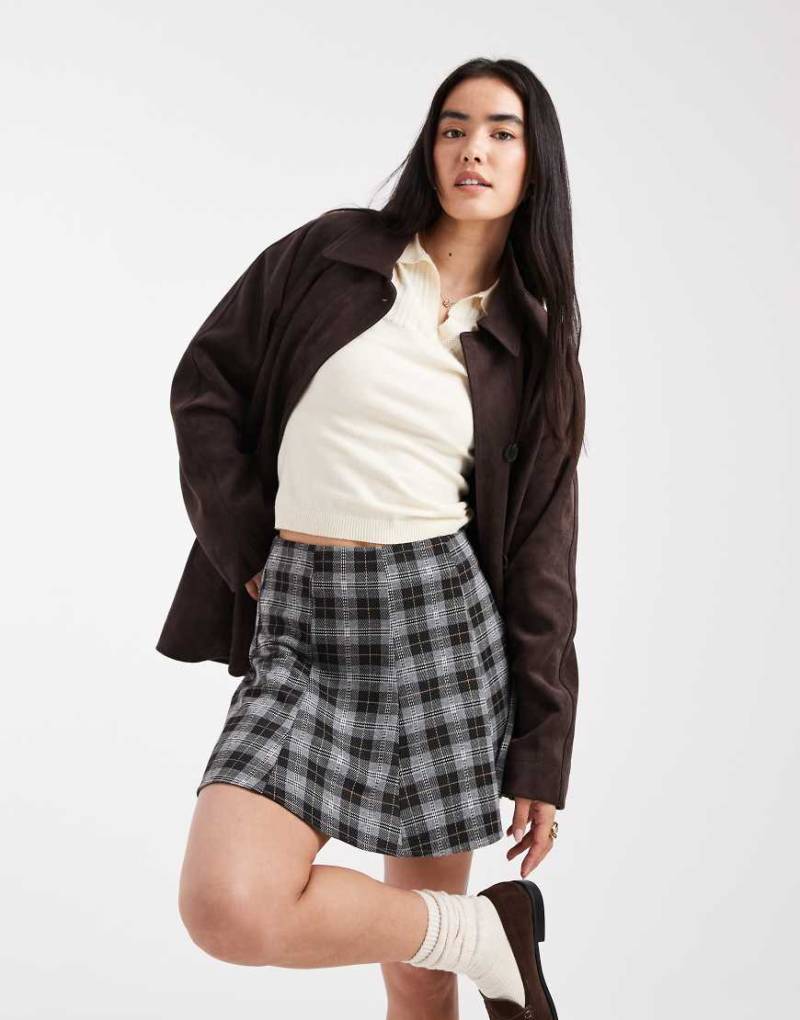 New Look - Karierter, schwingender Minirock in Grau von New Look