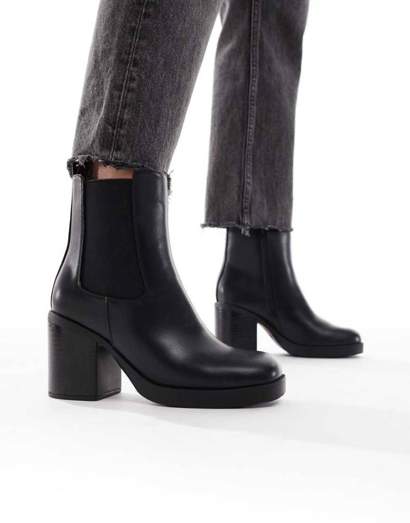 New Look - Klobige Chelsea Boots in Schwarz von New Look