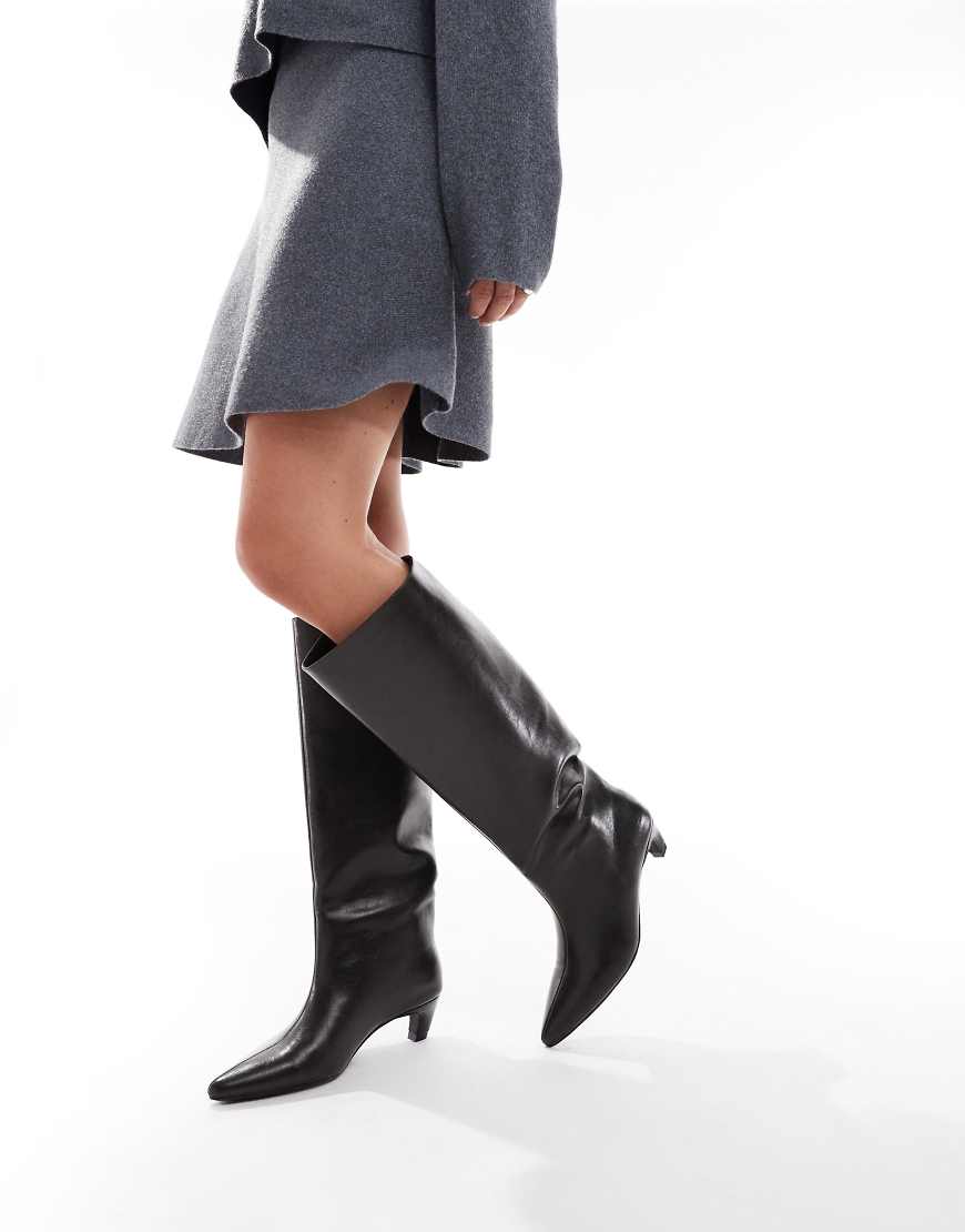 New Look - Kniehohe Stiefel in Khaki mit Kitten-Heel-Grün New Look - Kniehohe Stiefel in Khaki mit Kitten-Heel-Grün von New Look