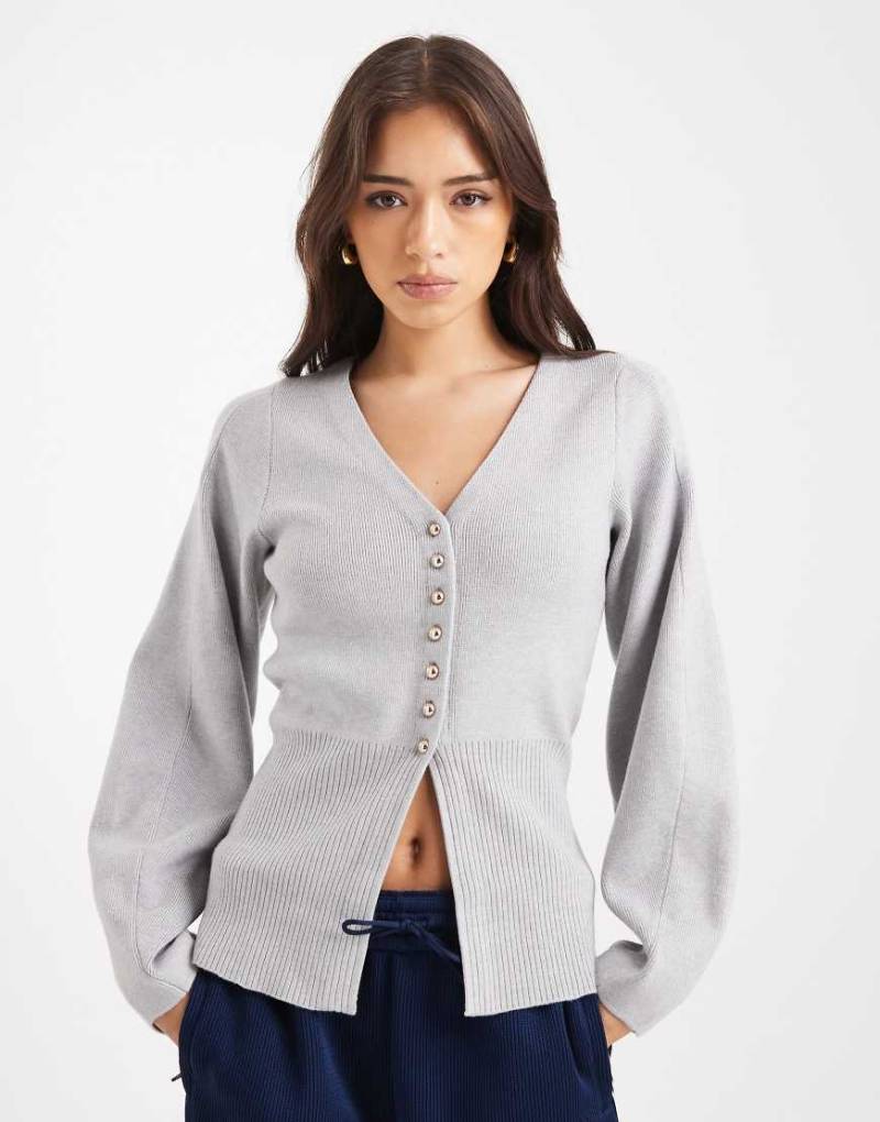 New Look - Kompakte Strickjacke in Hellgrau von New Look