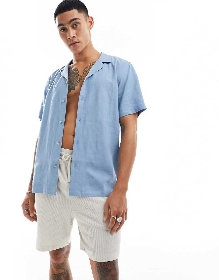 New Look - Kurzärmliges Hemd aus Leinenimitat in Hellblau New Look - Kurzärmliges Hemd aus Leinenimitat in Hellblau von New Look