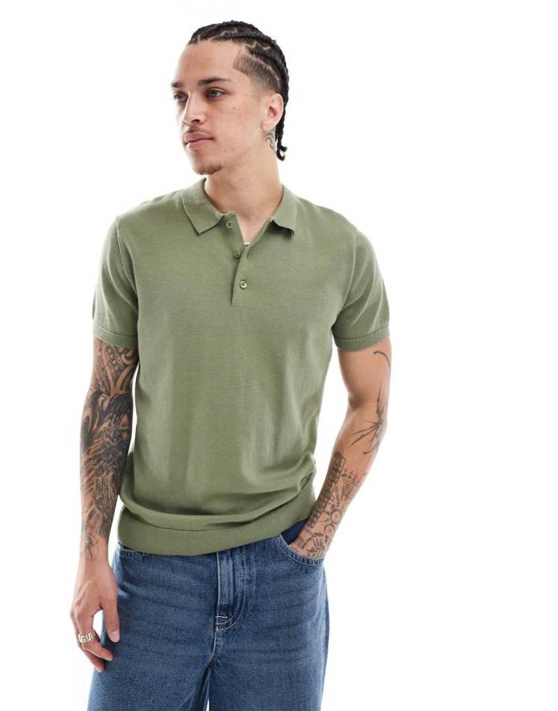 New Look - Kurzärmliges Polohemd aus Strick in Khaki-Grün von New Look