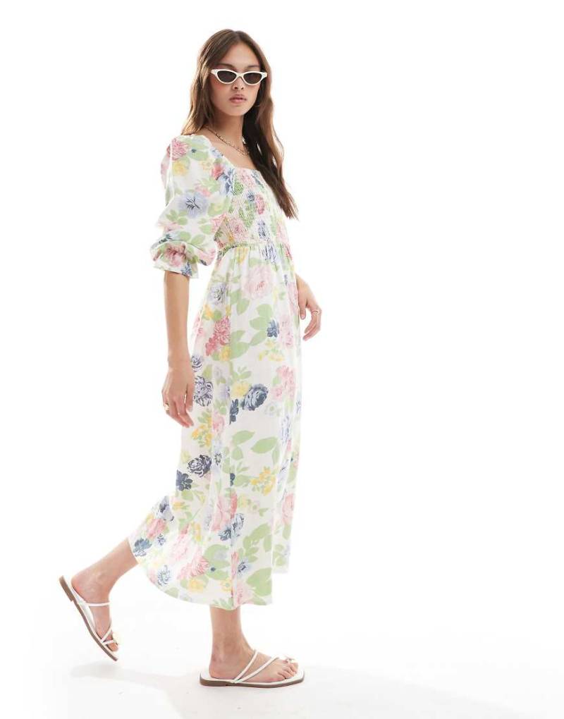 New Look - Langärmliges, gesmoktes Kleid in Creme geblümt-Weiß von New Look