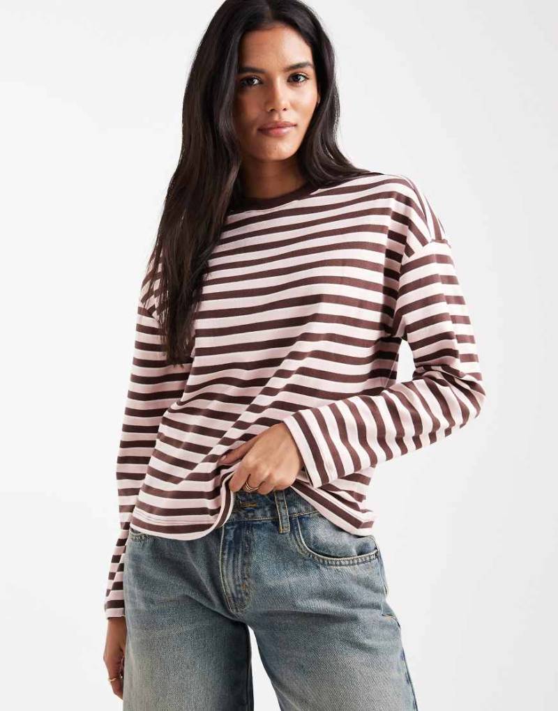 New Look - Langärmliges, kastiges Oberteil in gestreiftem Rosa von New Look