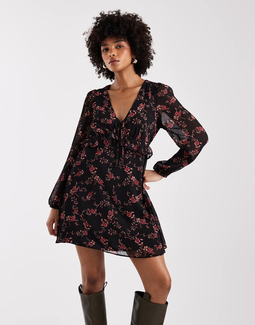 New Look - Langärmliges Chiffon-Minikleid in Schwarz mit Blumenmuster von New Look