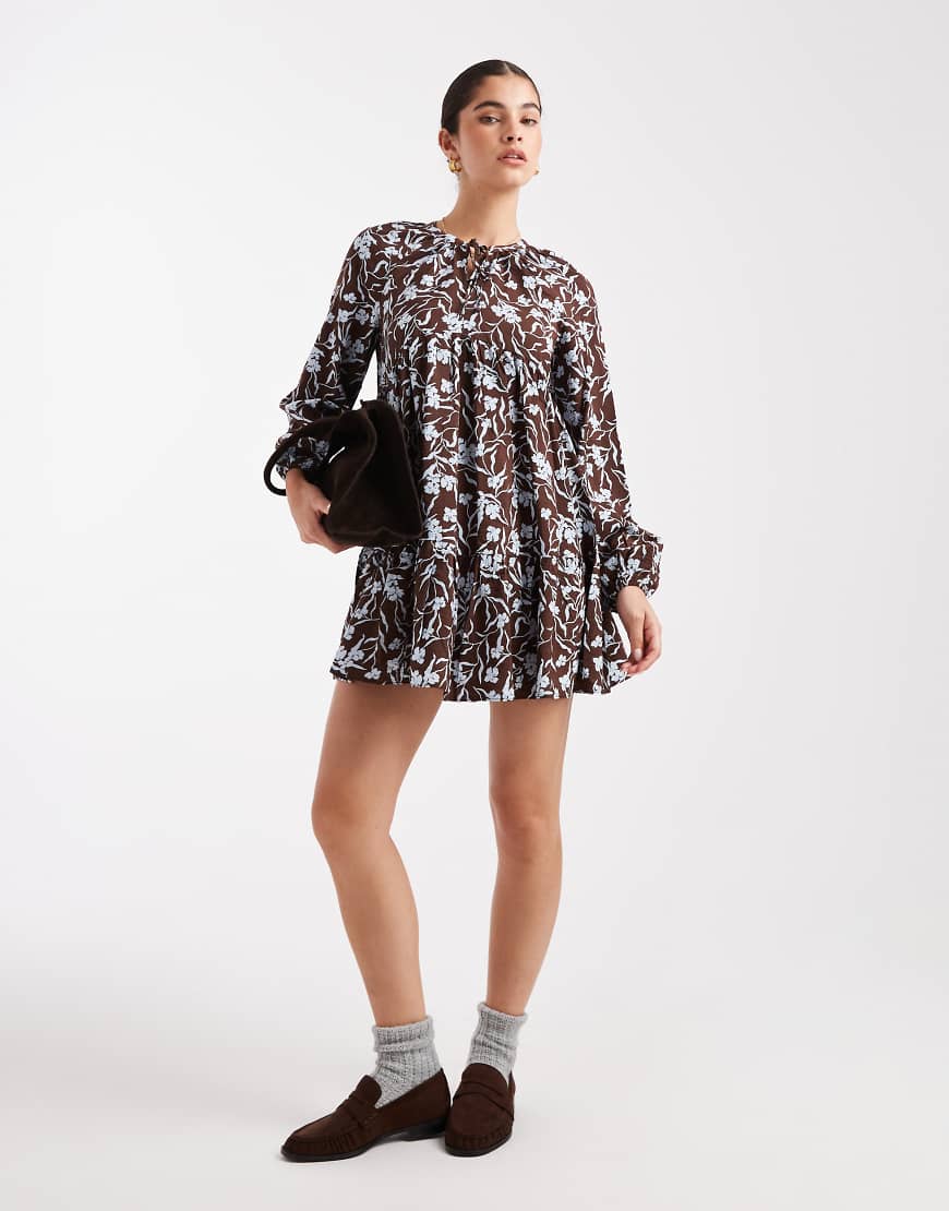 New Look - Langärmliges Mini-Hängerkleid in Braun mit Blumenmuster-Brown von New Look