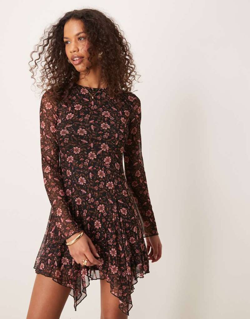 New Look - Langärmliges Minikleid aus Mesh in Schwarz mit Blümchenmuster von New Look