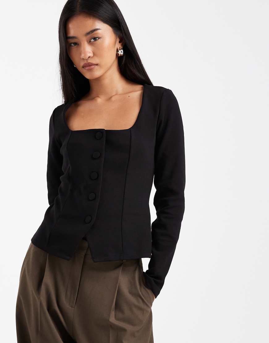 New Look - Langärmliges Oberteil in Schwarz mit eckigem Ausschnitt und Knöpfen von New Look