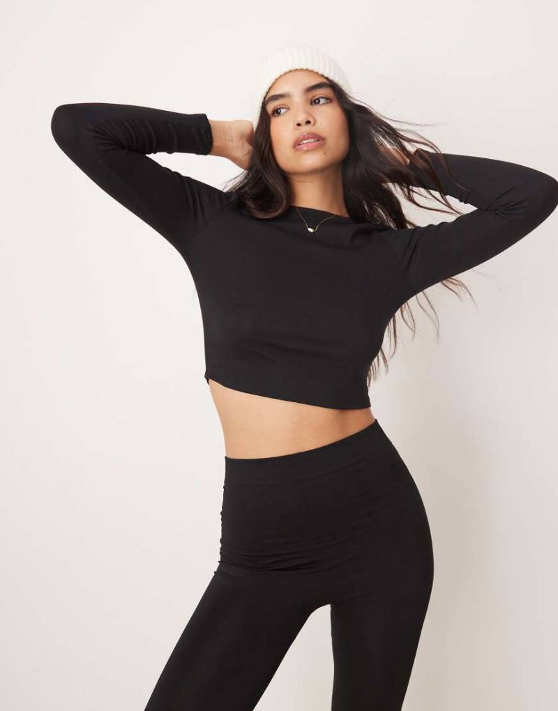 New Look - Langärmliges Oberteil mit Rundhalsausschnitt in Schwarz von New Look