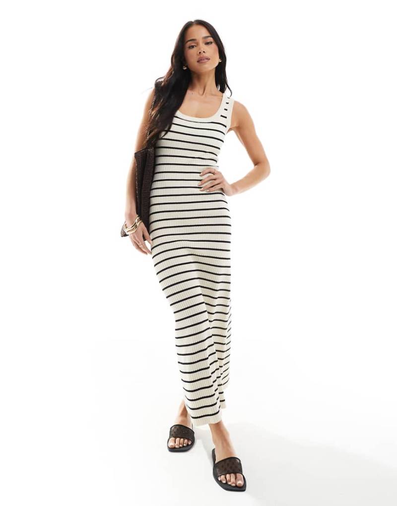 New Look - Maxi-Strickkleid in Cremeweiß mit Streifen von New Look