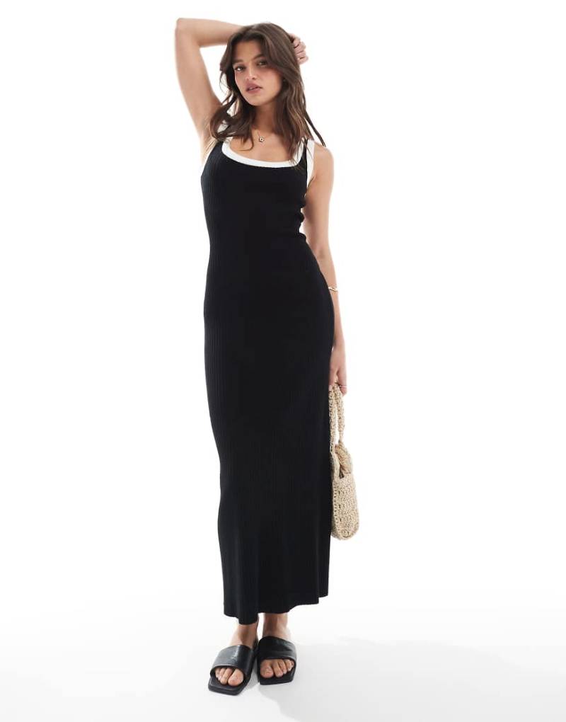 New Look - Maxikleid in Schwarz mit Kontrastpaspeln von New Look