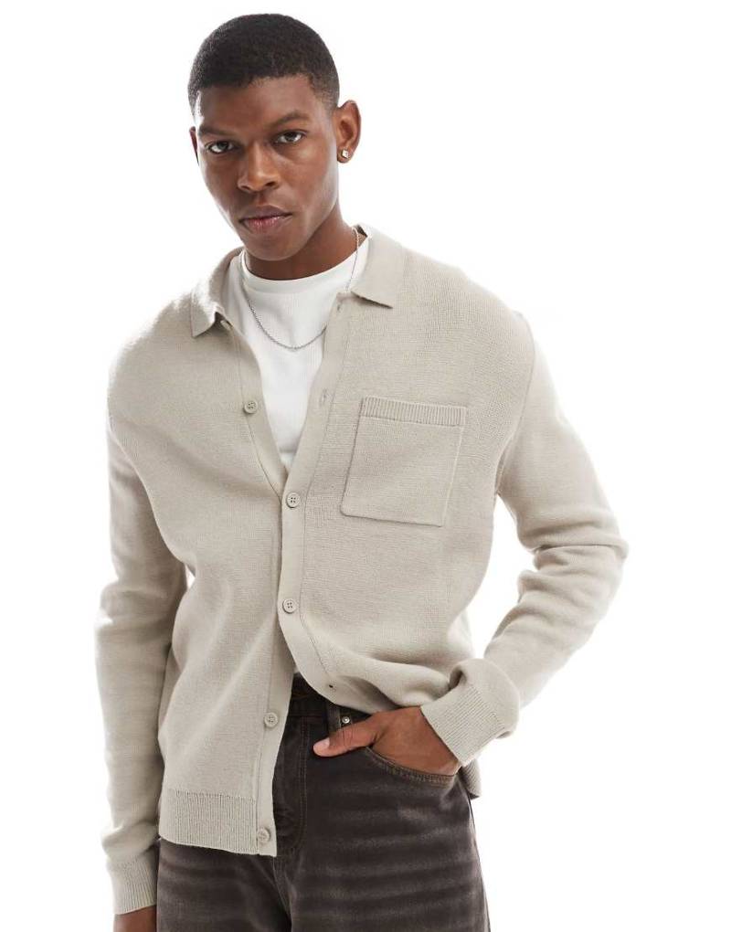 New Look - Strickjacke in Steinbeige mit Taschendetail-Neutral von New Look