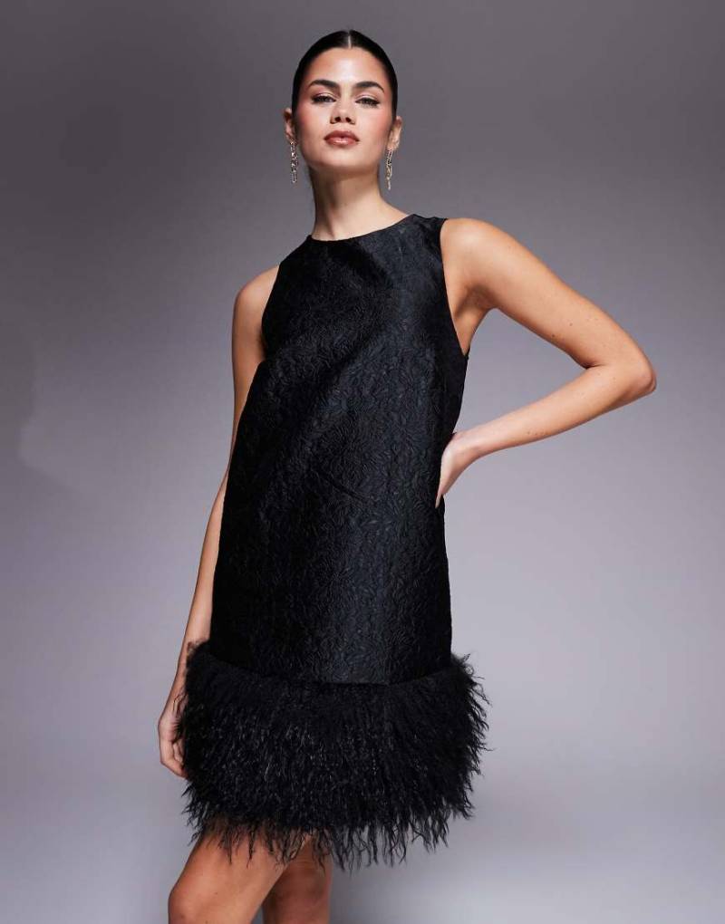 New Look - Minikleid aus Jacquard in Schwarz mit Kunstfederbesatz von New Look