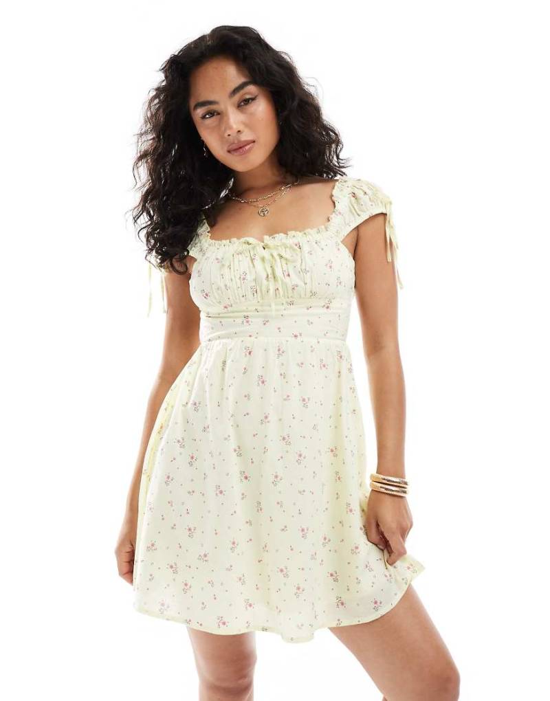 New Look - Minikleid im Milchmädchenstil in Gelb mit Blumenmuster von New Look