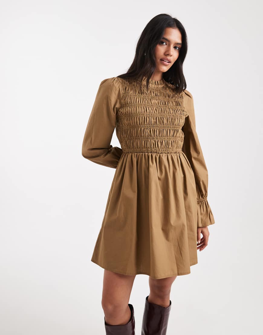 New Look - Minikleid in Braun mit gesmoktem Oberteil-Brown von New Look
