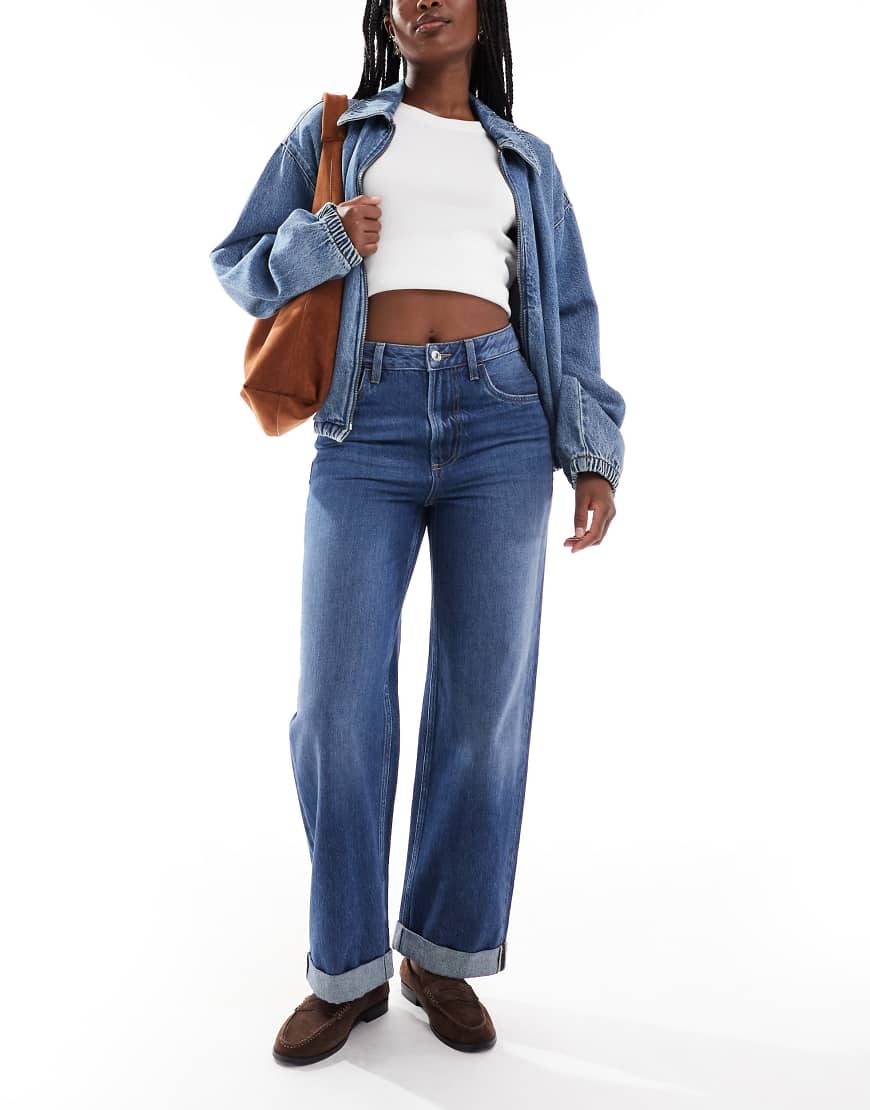 New Look - Mittelblaue Jeans mit weitem Bein und Umschlag von New Look