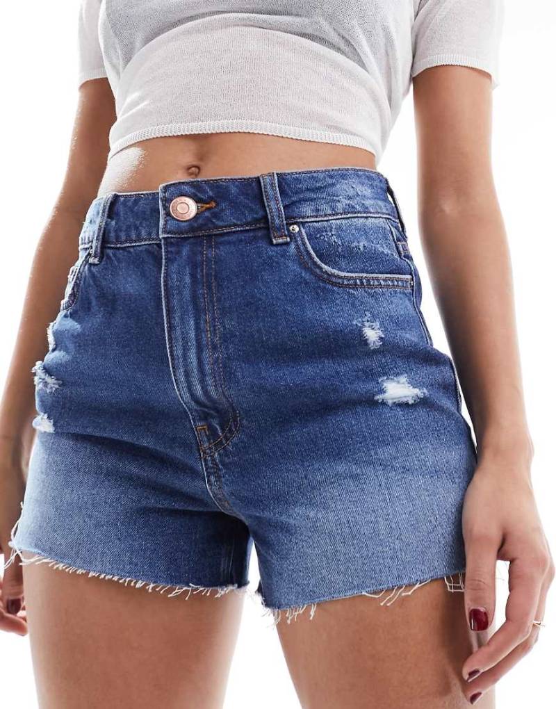 New Look - Mom-Jeansshorts in Mittelblau von New Look