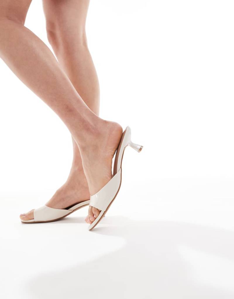 New Look - Mules in Wollweiß mit Kitten-Absatz von New Look