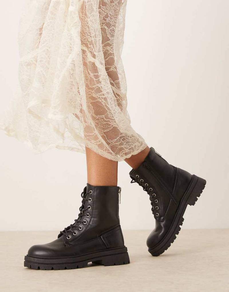 New Look - Niedrige Ankle-Boots zum Schnüren in Schwarz von New Look