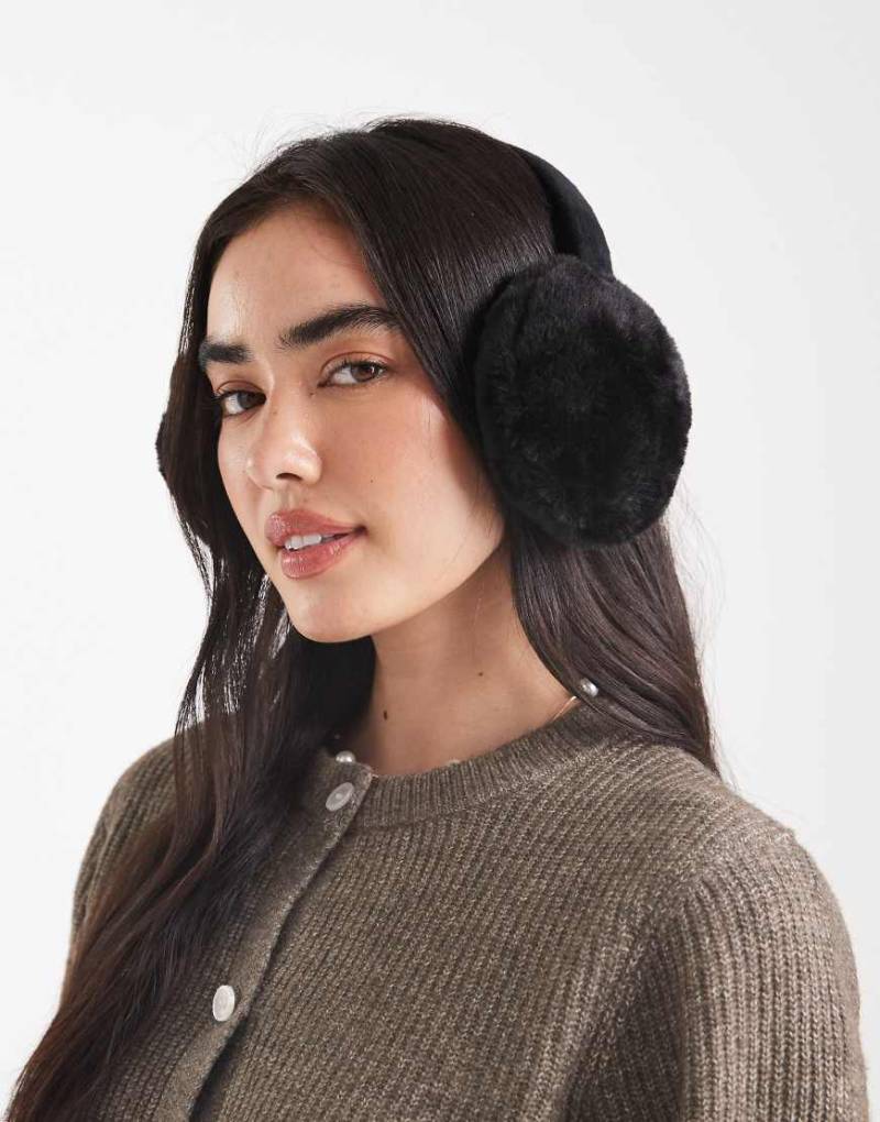 New Look - Ohrschützer aus Kunstpelz in Schwarz New Look - Ohrschützer aus Kunstpelz in Schwarz von New Look