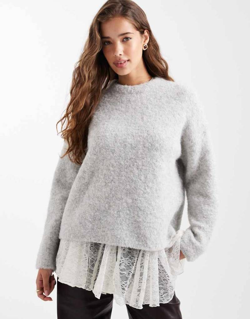 New Look - Oversize-Pullover aus grob gestricktem Bouclé in Grau New Look - Oversize-Pullover aus grob gestricktem Bouclé in Grau von New Look