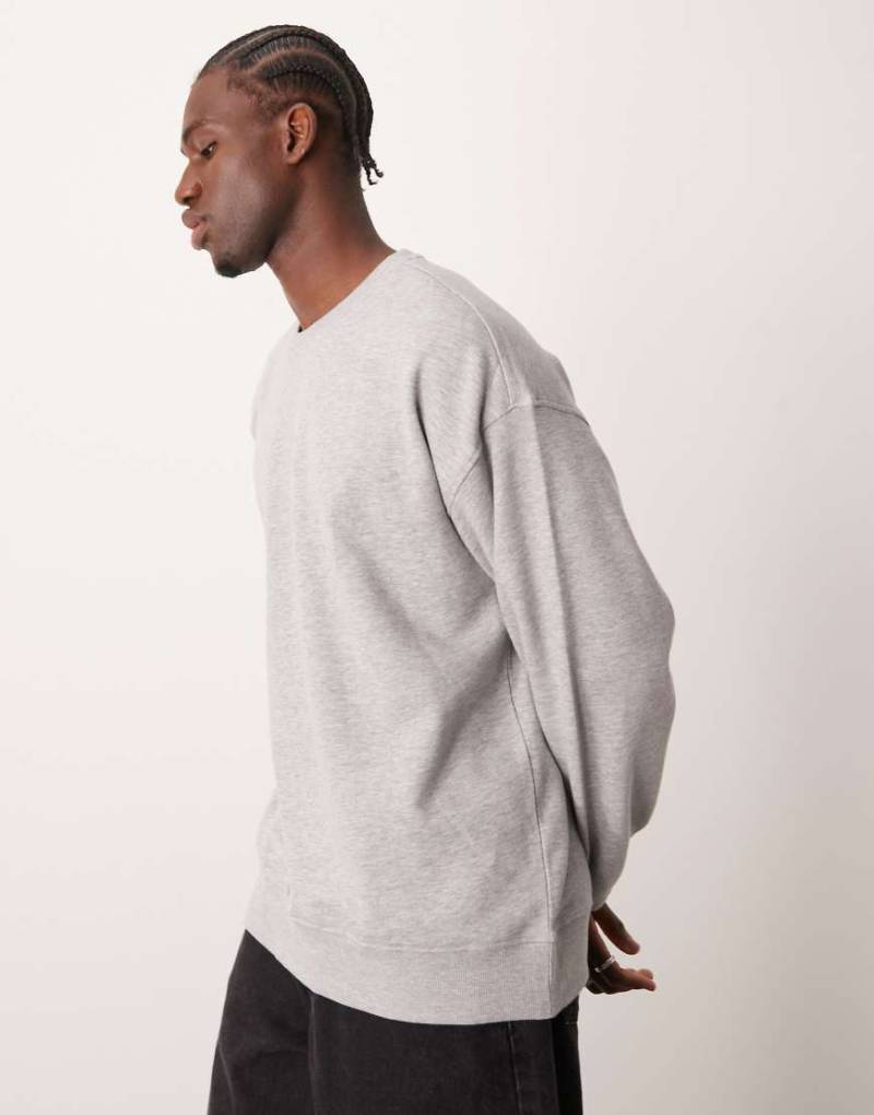 New Look - Oversize-Sweatshirt in Grau von New Look