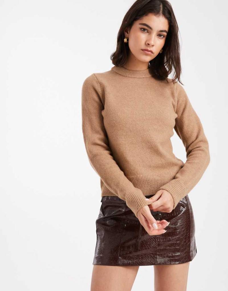 New Look - Pullover mit Rundhalsausschnitt in Kamel-Neutral von New Look
