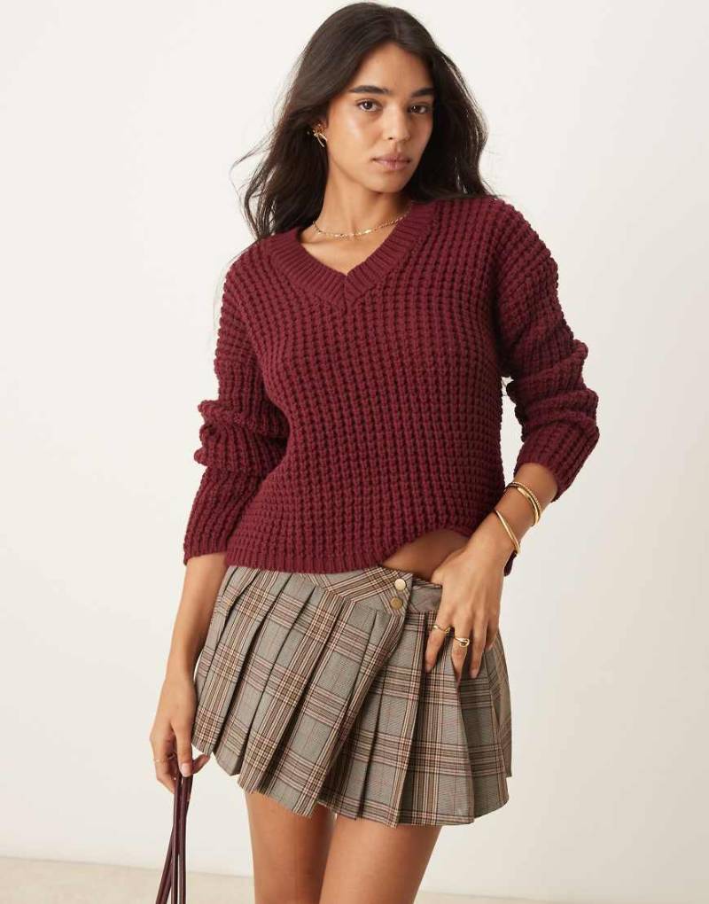 New Look - Pullover mit V-Auschnitt in Weinrot von New Look