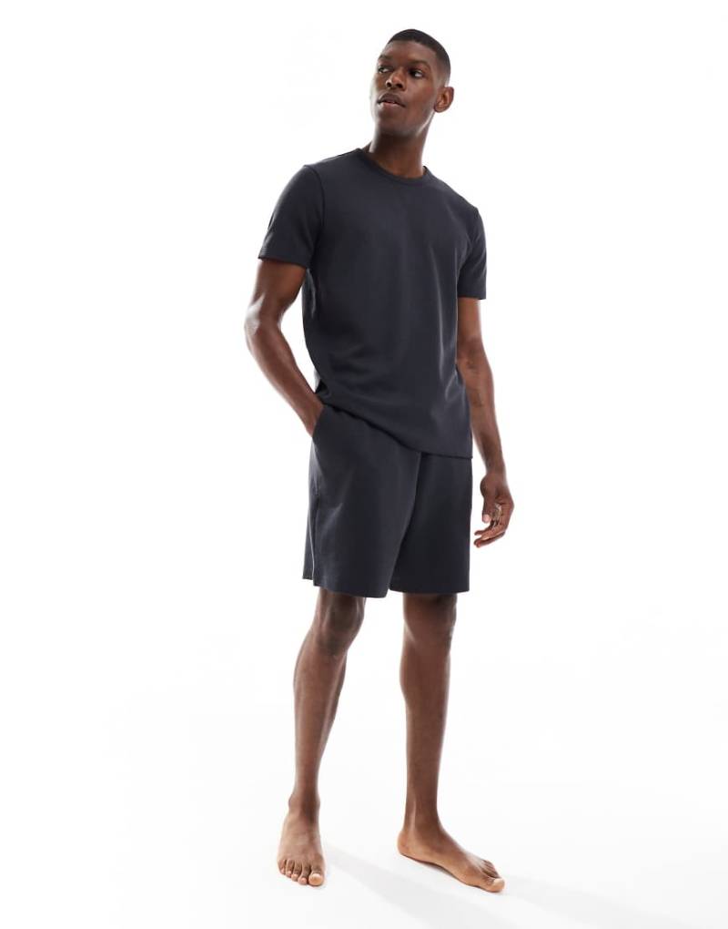 New Look - Pyjama-T-Shirt in Dunkelgrau mit Waffelstruktur, Kombiteil von New Look