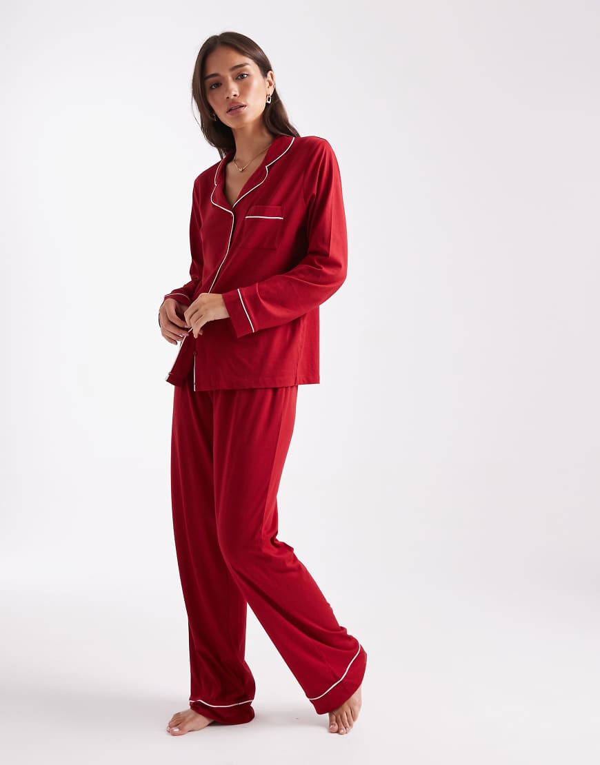 New Look - Pyjama in Rot mit Reverskragen von New Look