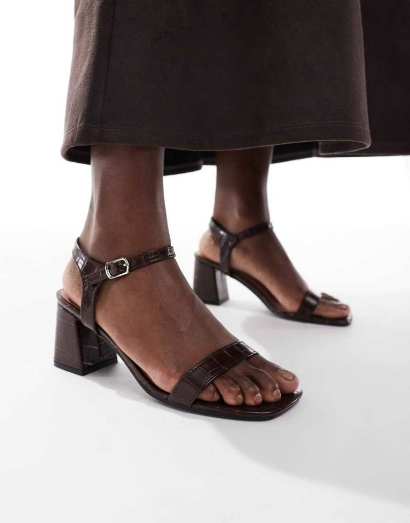 New Look - Sandalen in Braun in Kroko-Optik mit Blockabsatz-Brown von New Look