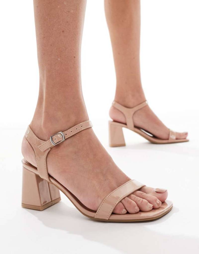 New Look - Sandalen in Creme mit Blockabsatz-Weiß von New Look