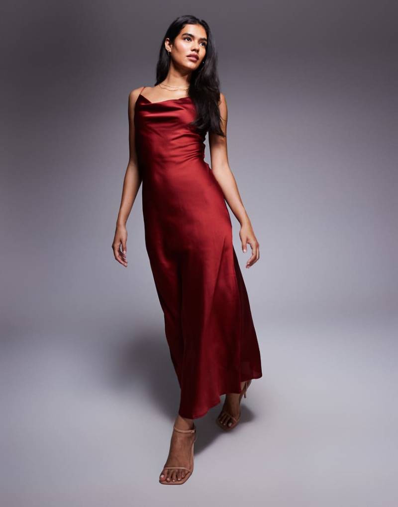 New Look - Satin-Midikleid in Rostrot mit Wasserfallausschnitt-Kupfer New Look - Satin-Midikleid in Rostrot mit Wasserfallausschnitt-Kupfer von New Look