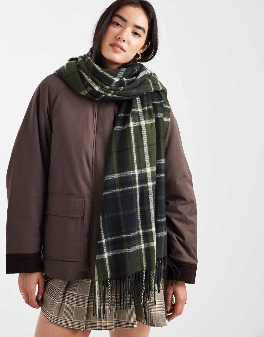 New Look - Schal in Khaki mit traditionellem Karomuster-Grün von New Look