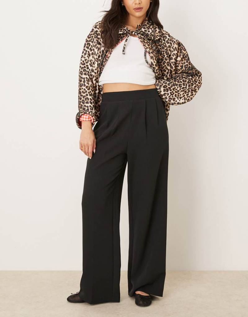 New Look - Schlupfhose in Schwarz mit weitem Schnitt von New Look