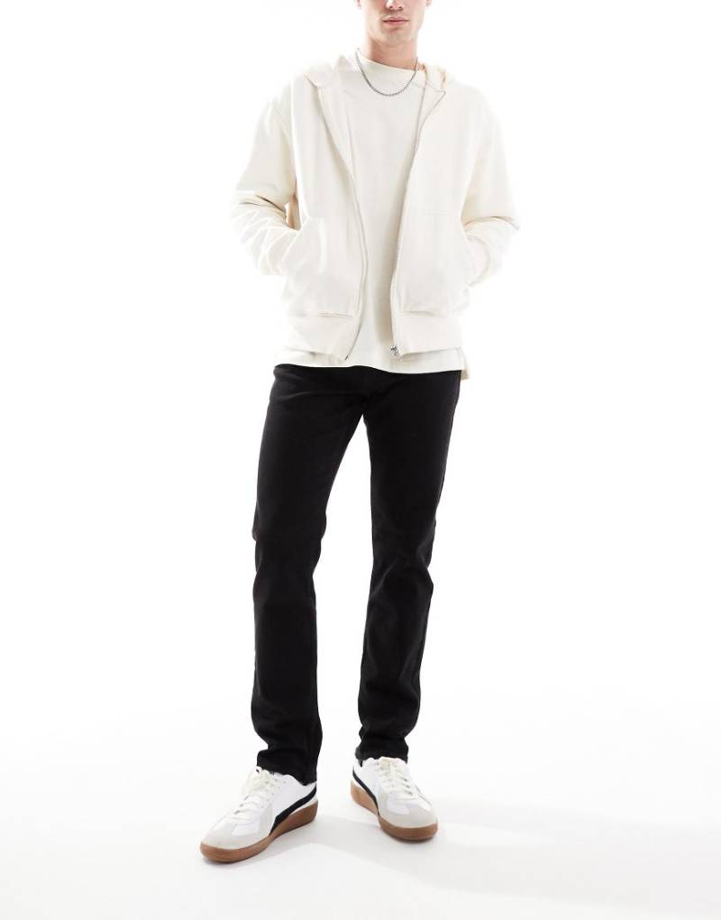 New Look - Schmale Jeans in Schwarz von New Look