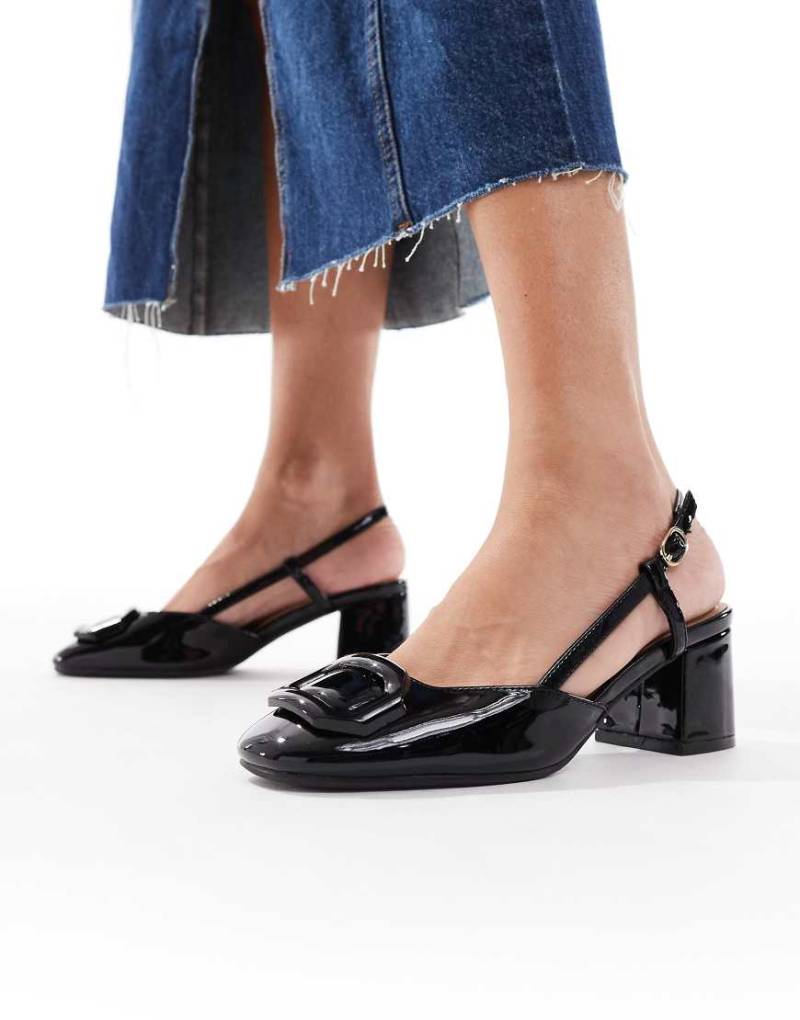 New Look - Schuhe in Schwarz mit Fersenriemchen und Schnallen von New Look