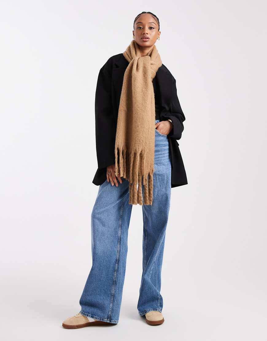 New Look - Schwerer Schal in Camel-Neutral von New Look