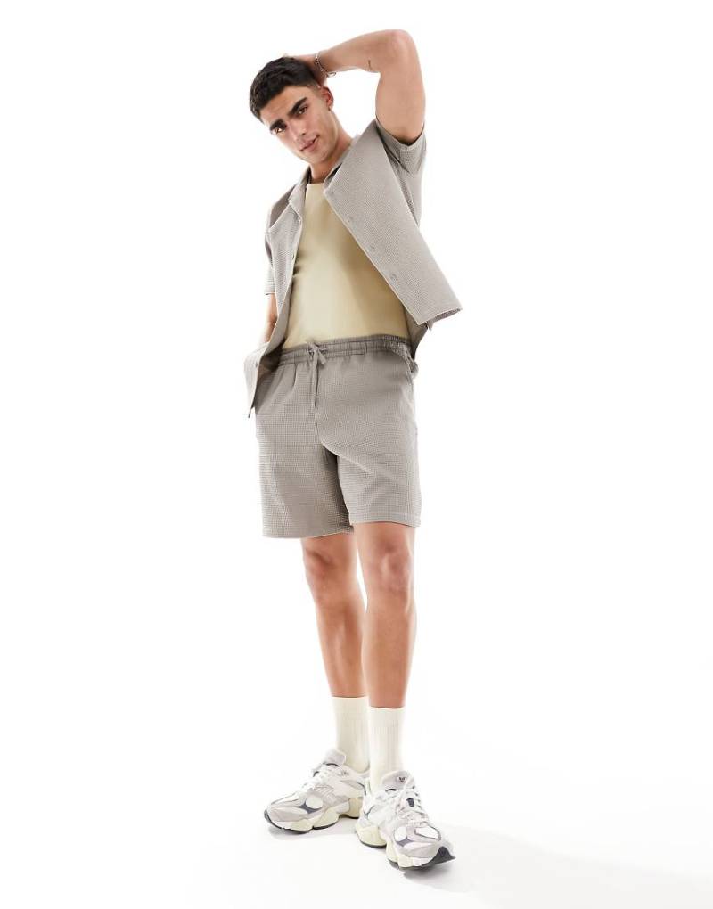 New Look - Shorts in Hellbraun mit Waffelstruktur, Kombiteil von New Look