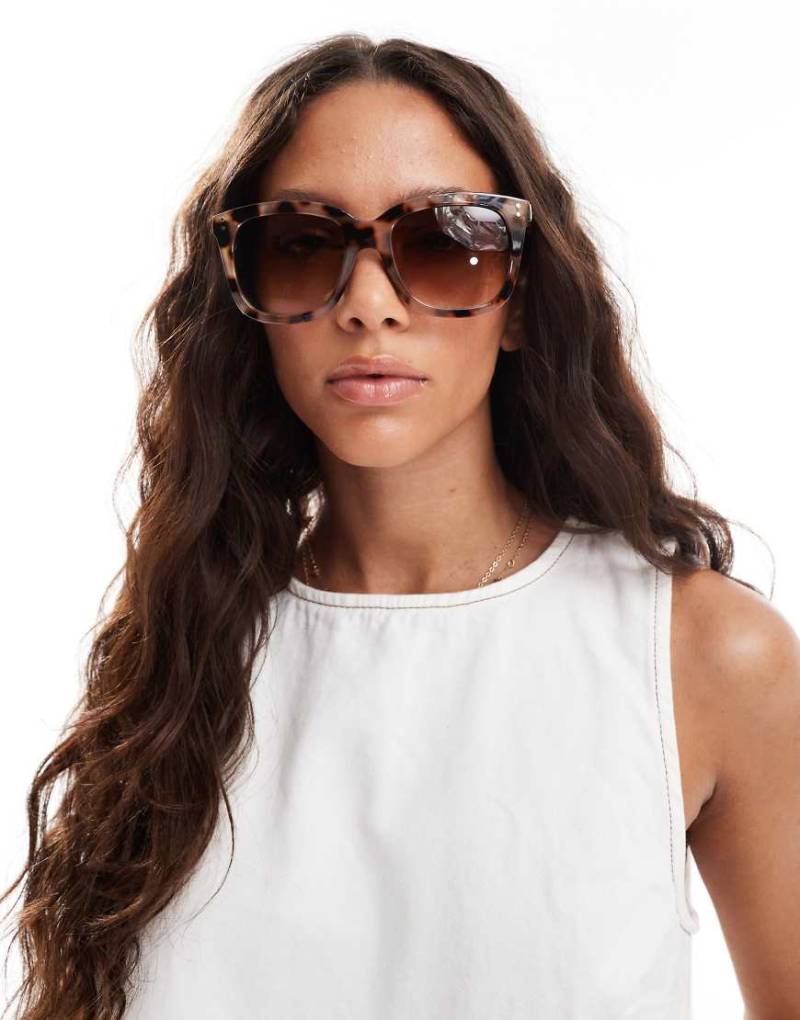New Look - Runde Oversize-Sonnenbrille in Braun mit breitem Design von New Look