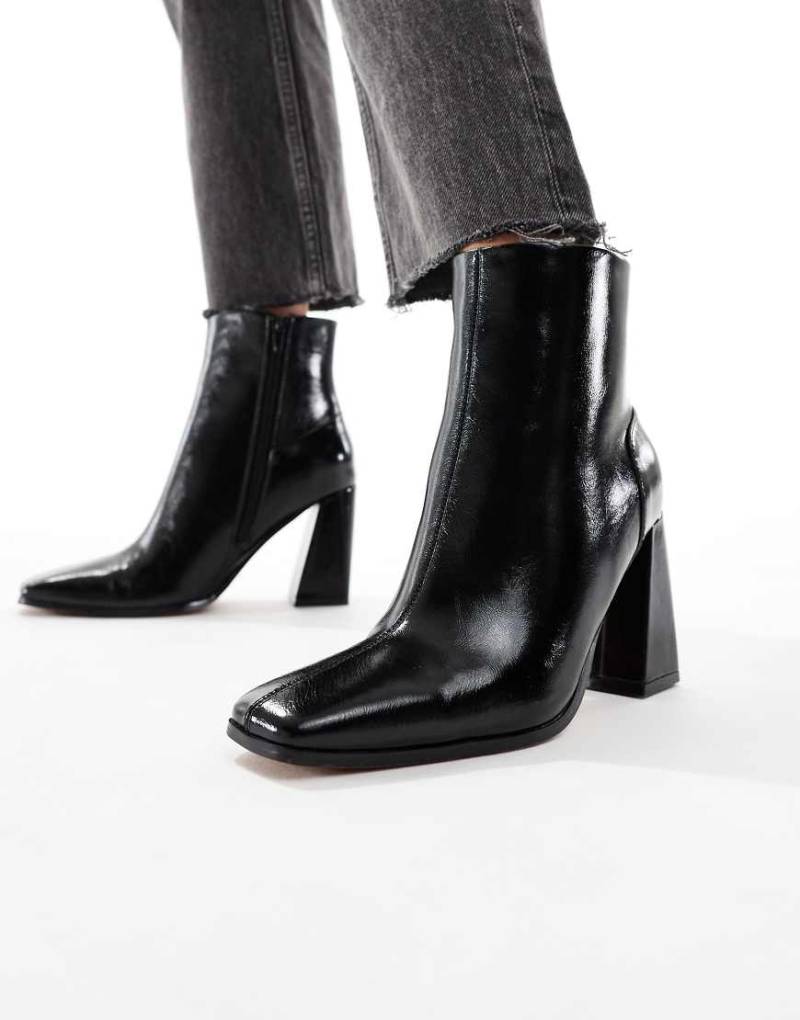 New Look - Stiefel in Schwarz mit eckiger Zehenpartie von New Look