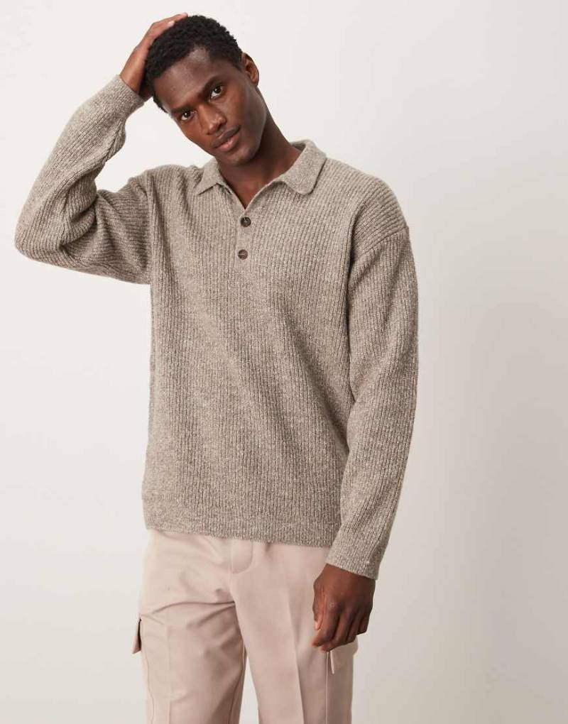 New Look - Strick-Polohemd in Steinbeige mit Patentmuster-Neutral von New Look