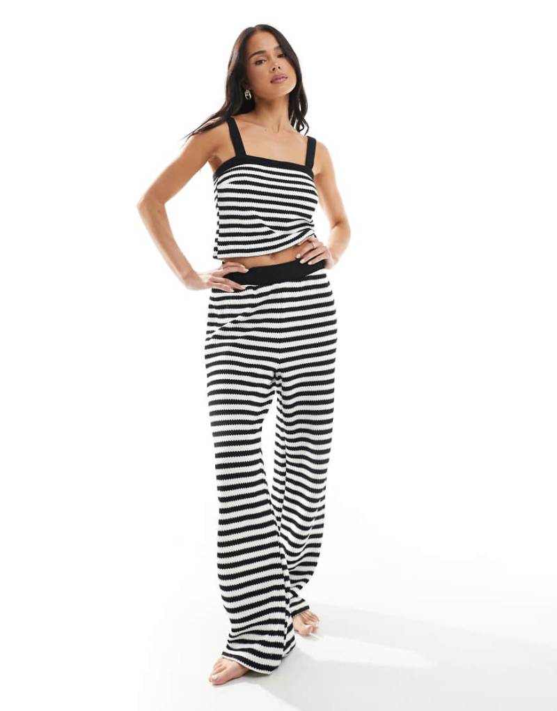 New Look - Strickhose in Schwarz gestreift mit Knopf, Kombiteil von New Look