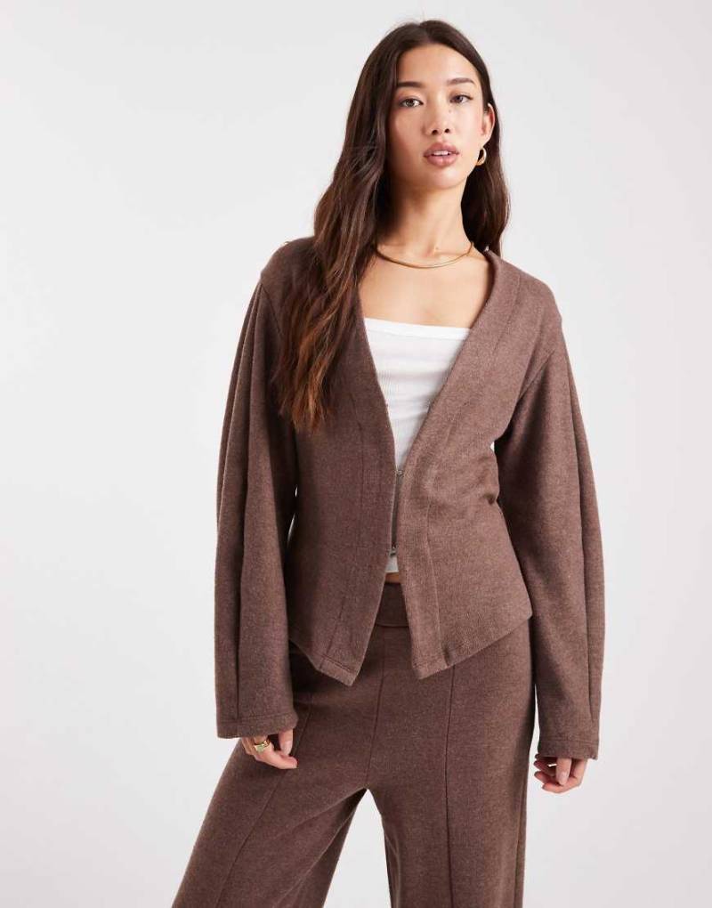 New Look - Strickjacke in Braun mit V-Ausschnitt, Kombiteil-Brown von New Look
