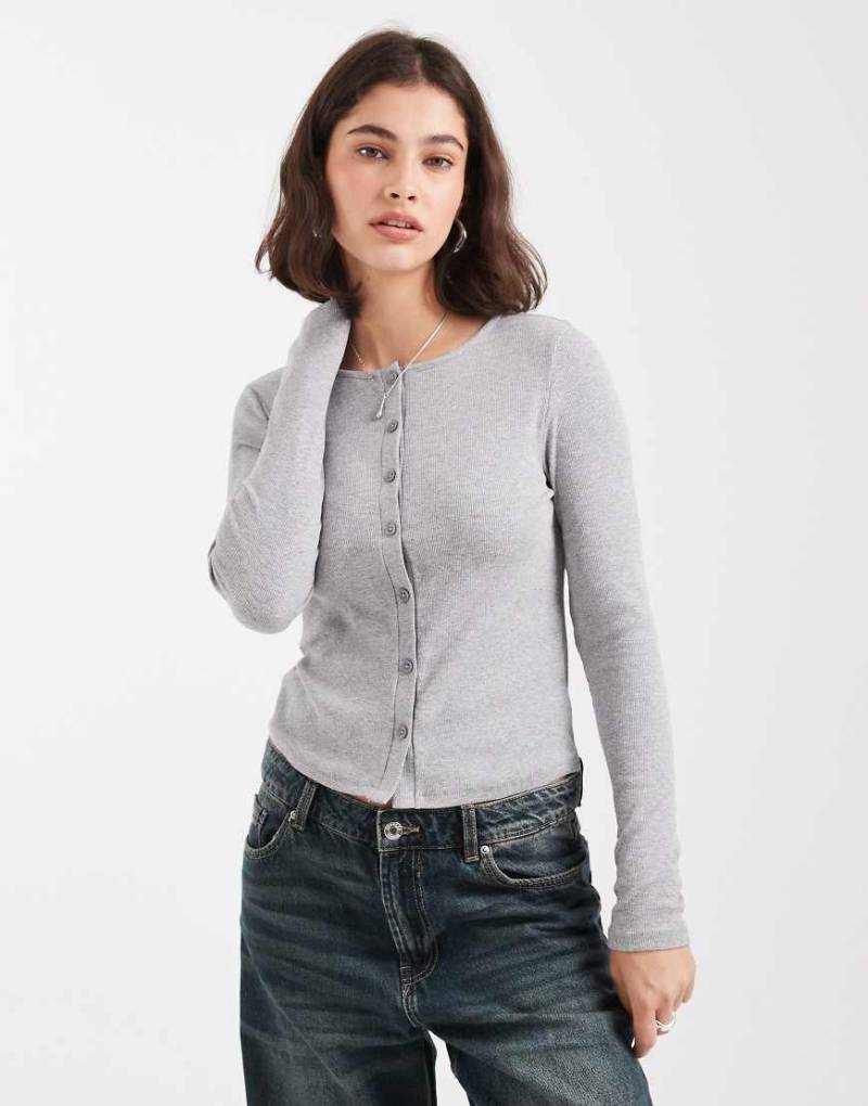 New Look - Strickjacke in Grau mit Rundhalsausschnitt von New Look